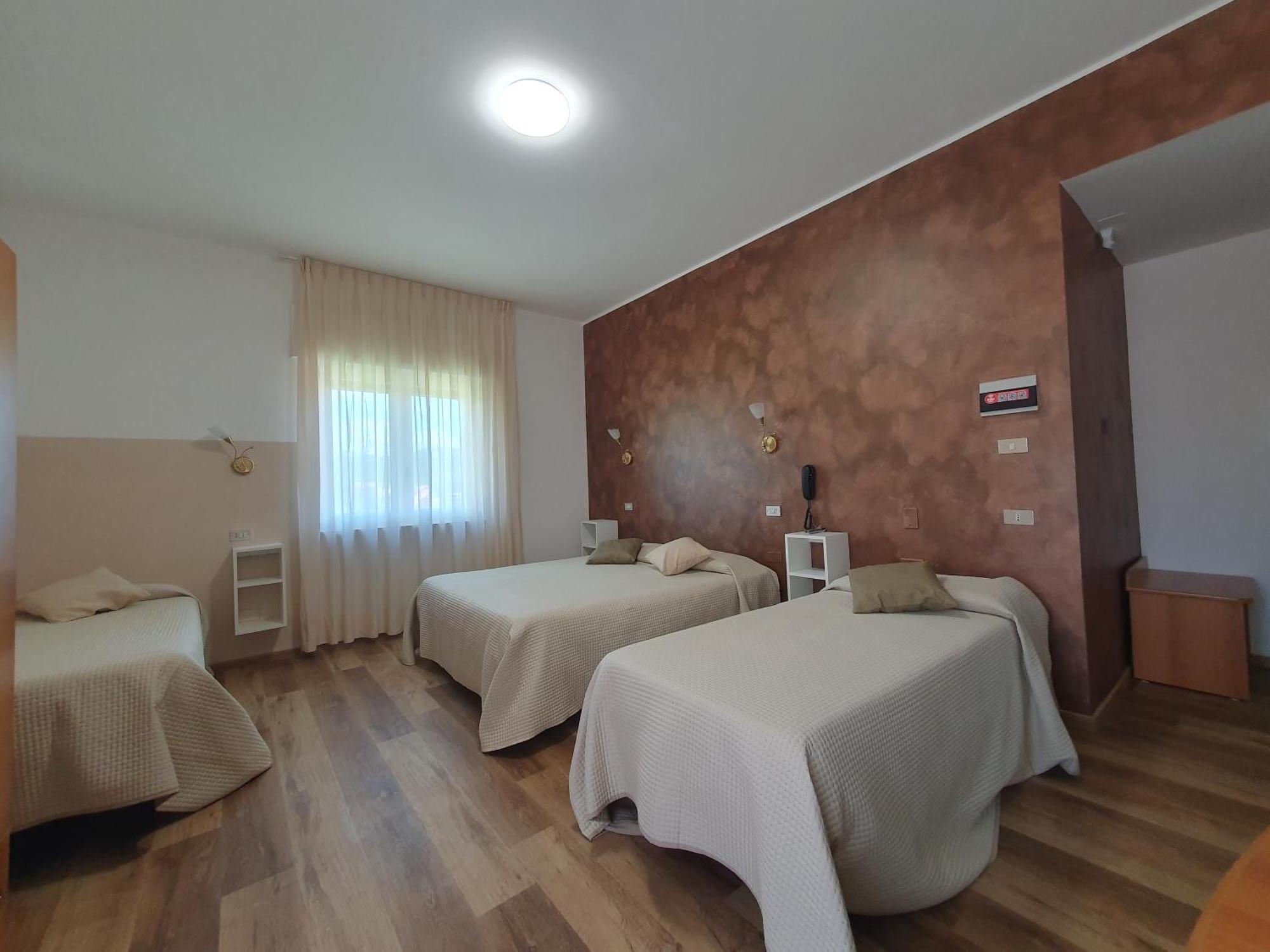 Hotel Ristorante Supersonik Acri Εξωτερικό φωτογραφία