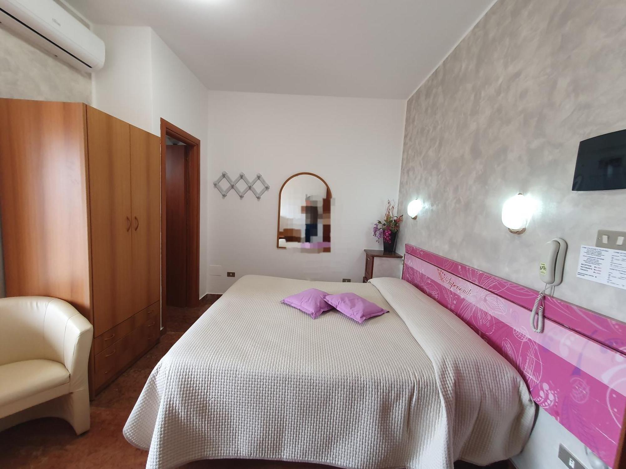 Hotel Ristorante Supersonik Acri Δωμάτιο φωτογραφία