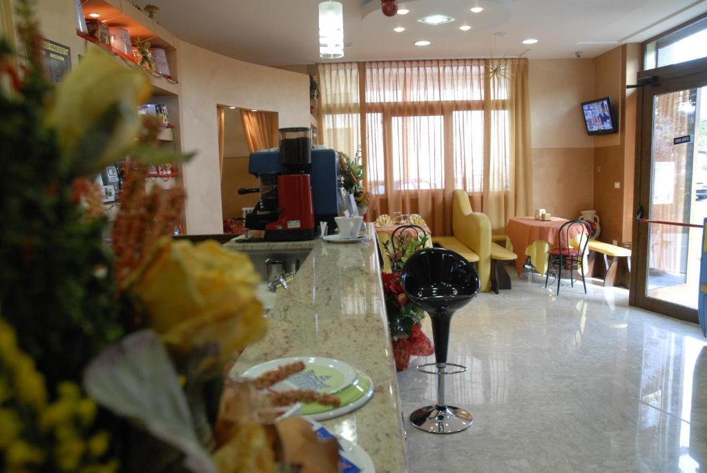 Hotel Ristorante Supersonik Acri Εξωτερικό φωτογραφία